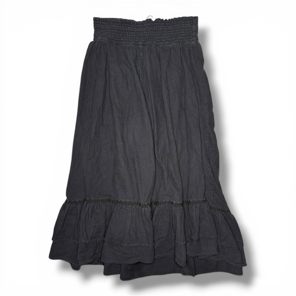 Dresses & Skirts - Black Maxi Lace Up Skirt
